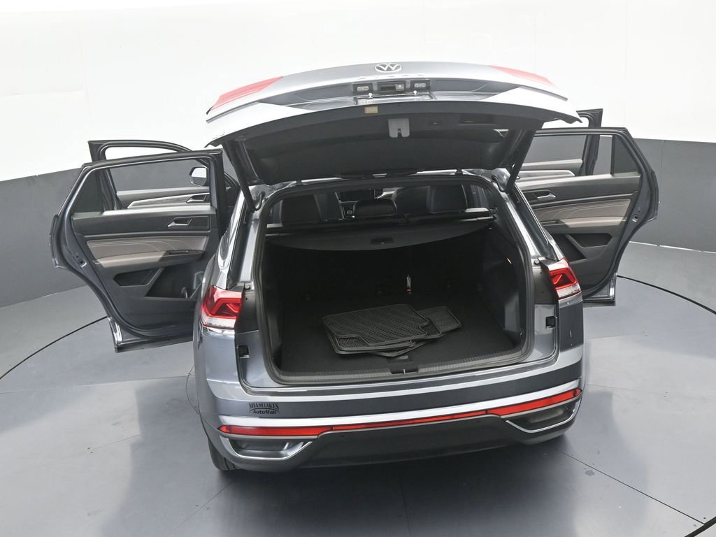 Used 2022 Volkswagen Atlas Cross Sport SE w/ Black Wheel Package image 70