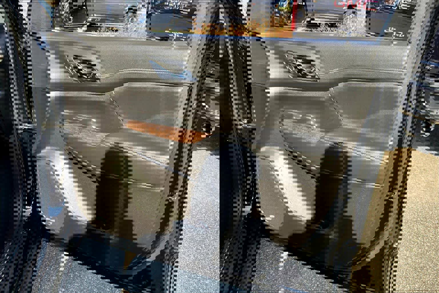 Used 2023 GMC Acadia Denali w/ Denali Ultimate Package image 21