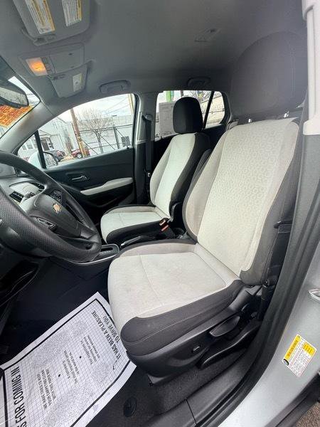 Used 2019 Chevrolet Trax LS w/ Tint and Cruise Package image 9