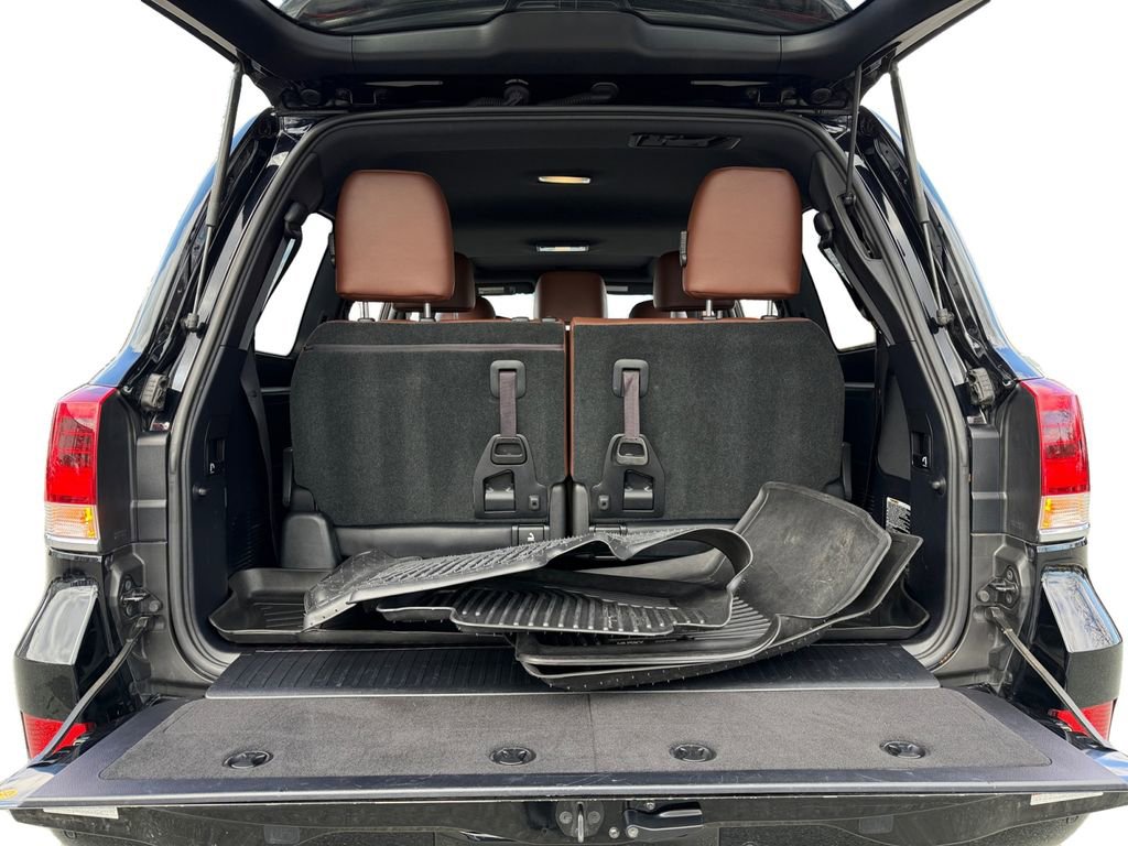 Used 2021 Toyota Land Cruiser image 11