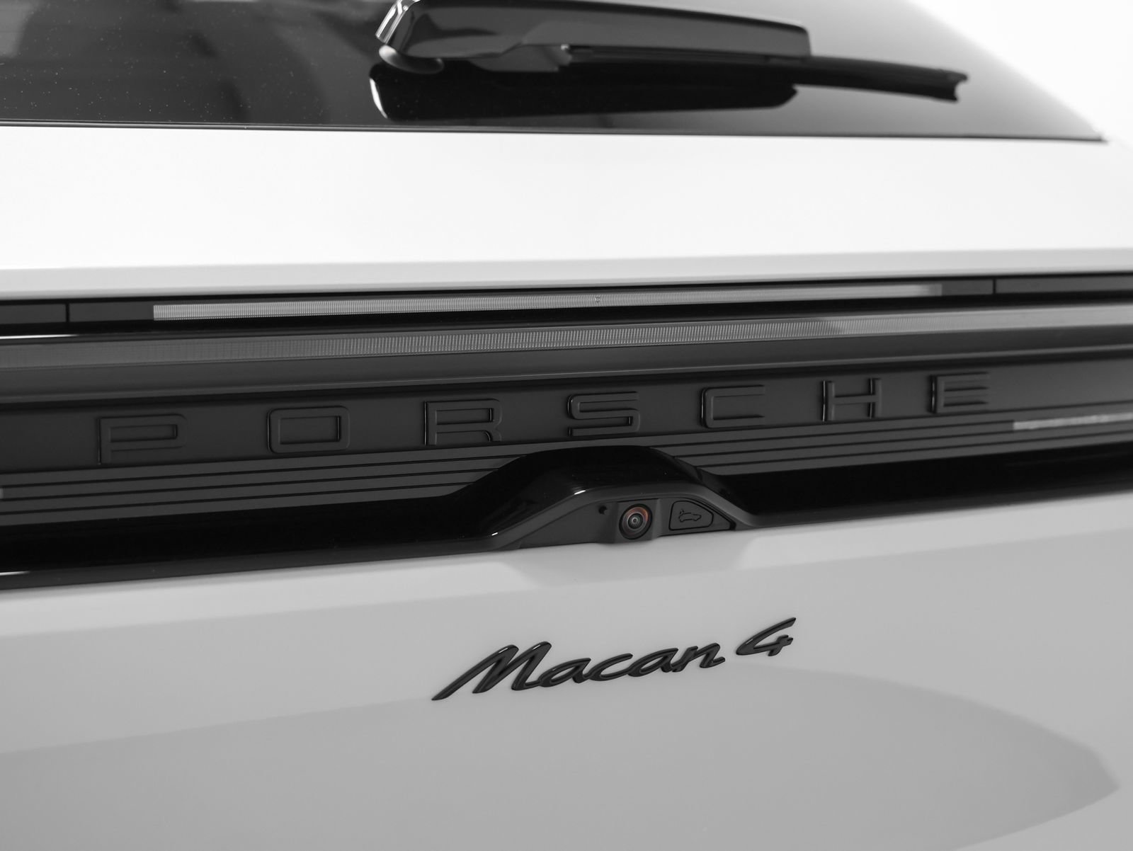 New 2026 Porsche Macan 4 Electric AWD/4WD image 23