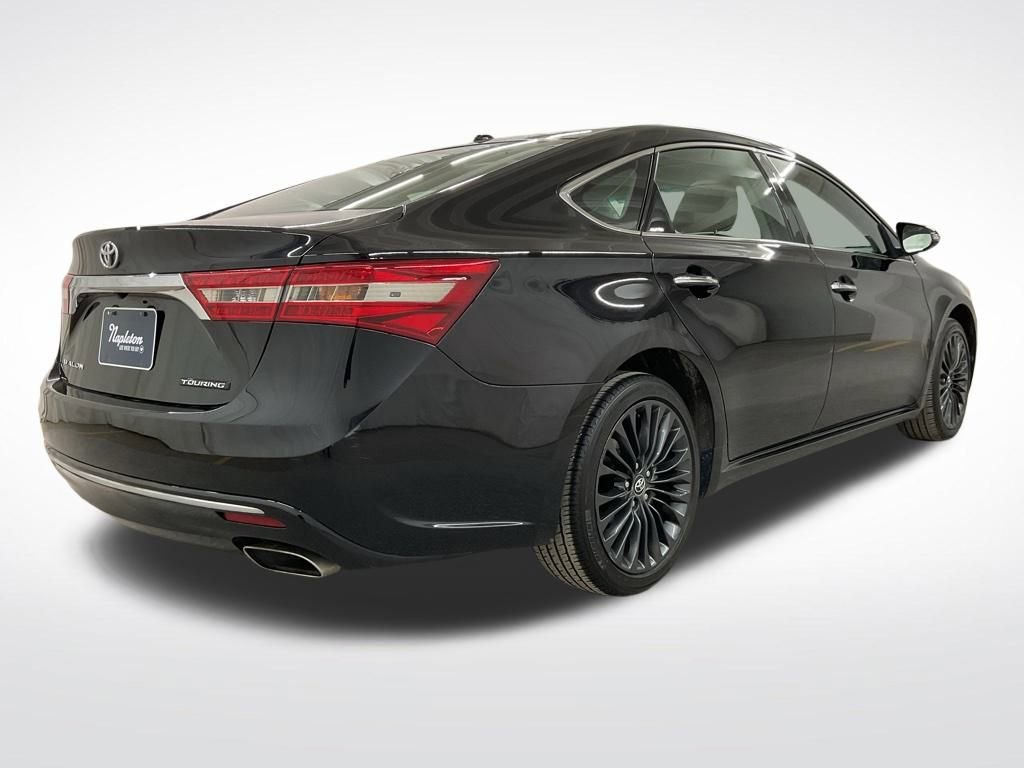 Used 2018 Toyota Avalon Touring image 3