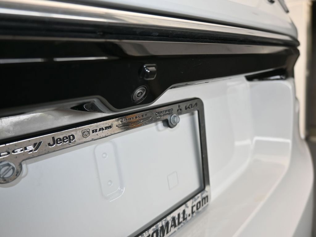 Used 2023 Jeep Wagoneer L Series III w/ Preferred Equipment Group image 40