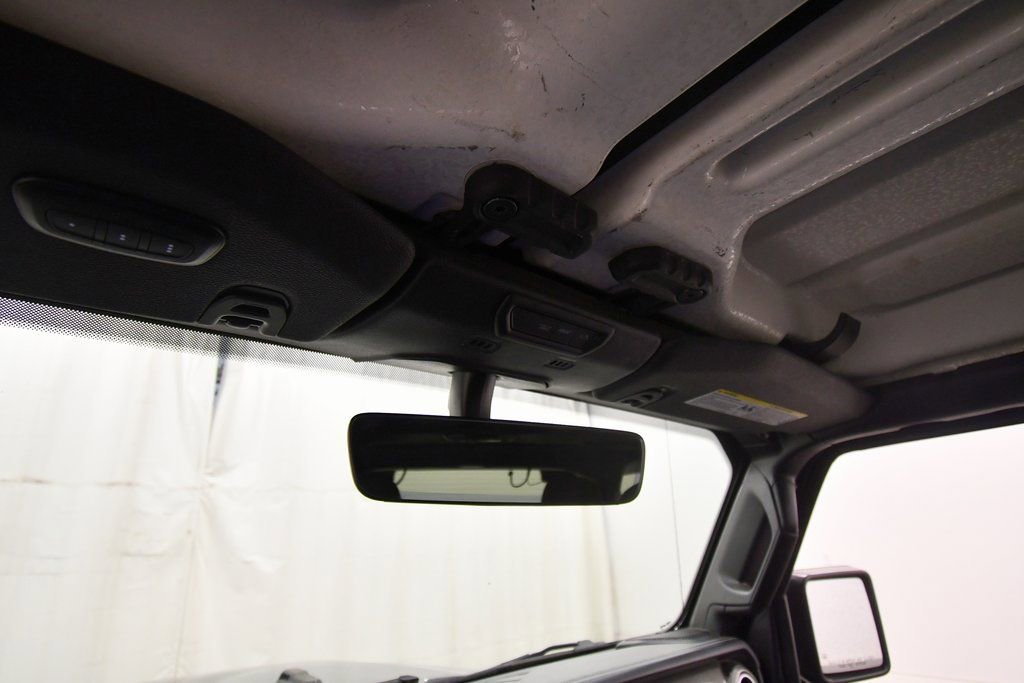 Used 2022 Jeep Wrangler Unlimited Sahara w/ Cold Weather Group image 27