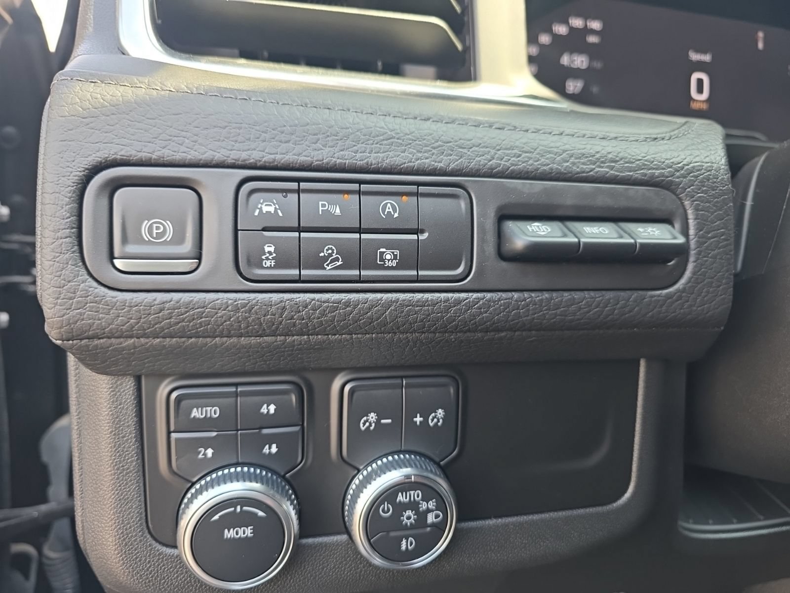 Used 2023 GMC Yukon Denali AWD/4WD image 13