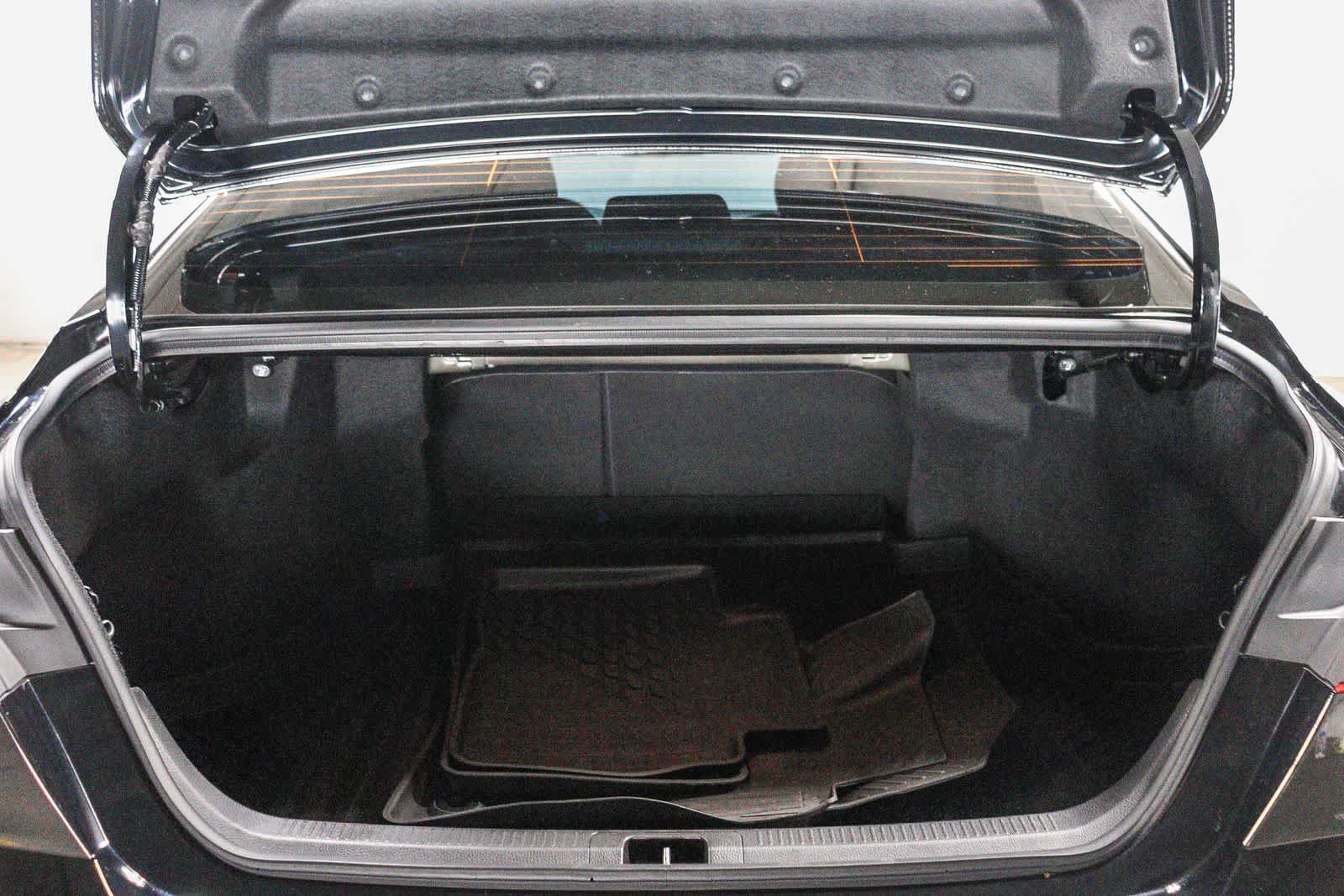 Used 2025 Toyota Camry LE FWD image 24