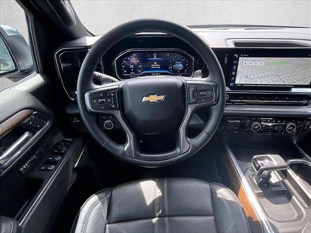Used 2025 Chevrolet Silverado 1500 High Country w/ Technology Package RWD image 7