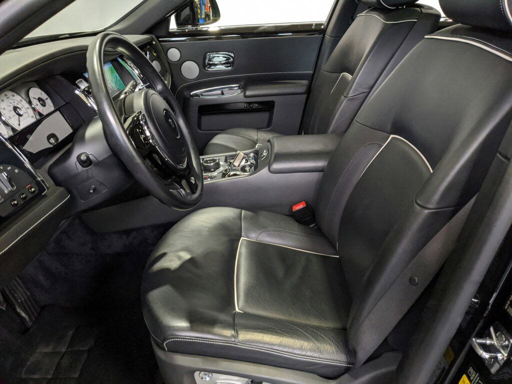Used 2014 Rolls-Royce Ghost image 28