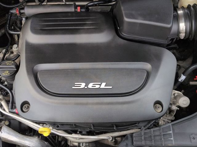 Used 2017 Chrysler Pacifica Touring-L w/ Tire & Wheel Group image 31