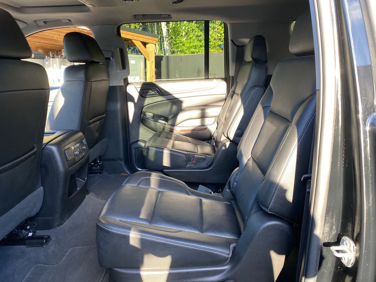 Used 2020 GMC Yukon XL SLT w/ Premium Edition AWD/4WD image 16