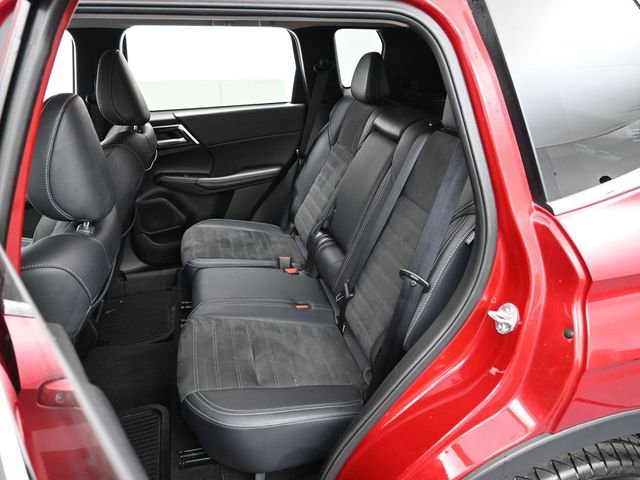 Used 2024 Mitsubishi Outlander SE image 28