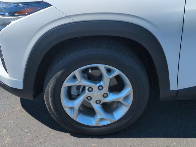 Used 2024 Chevrolet Trax LS w/ LS Convenience Package FWD image 10