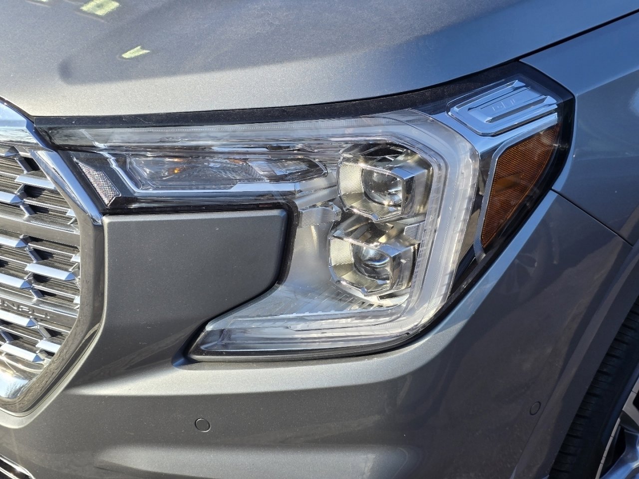 Used 2024 GMC Terrain Denali w/ Denali Premium Package image 12