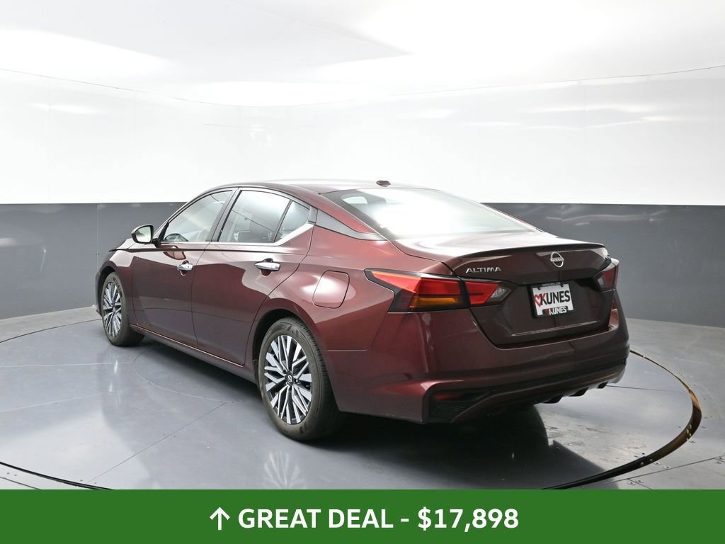 Used 2024 Nissan Altima 2.5 SV image 12
