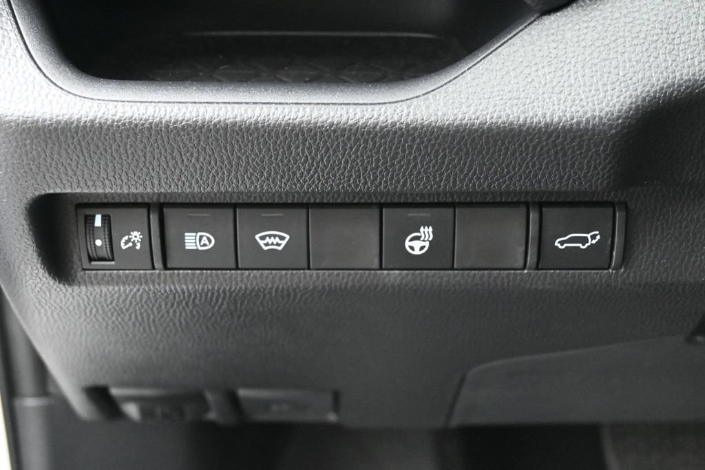 Used 2025 Toyota RAV4 XLE Premium FWD image 16