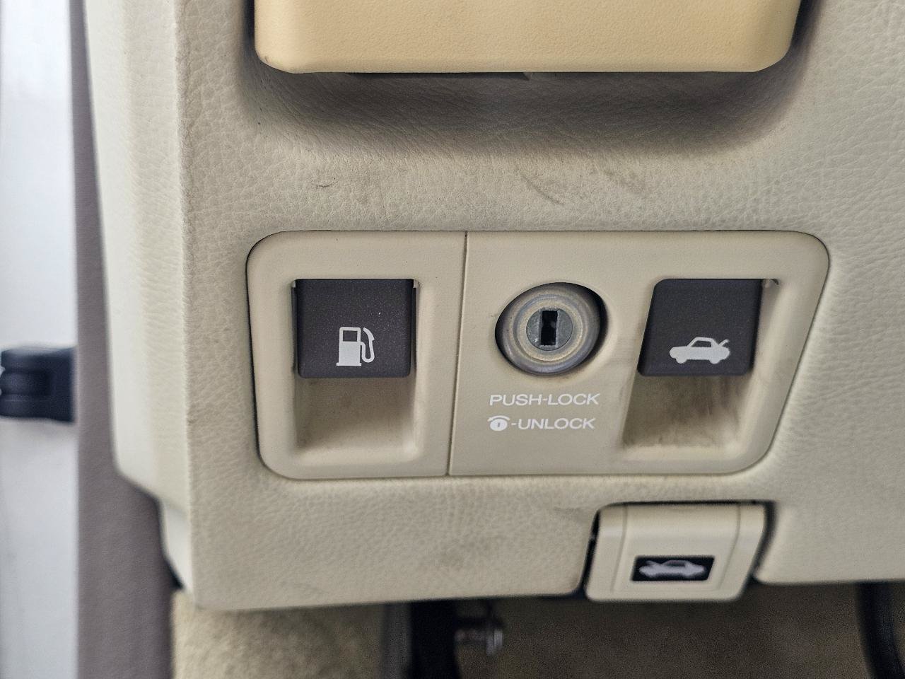 Used 2002 Lexus LS 430 RWD image 24