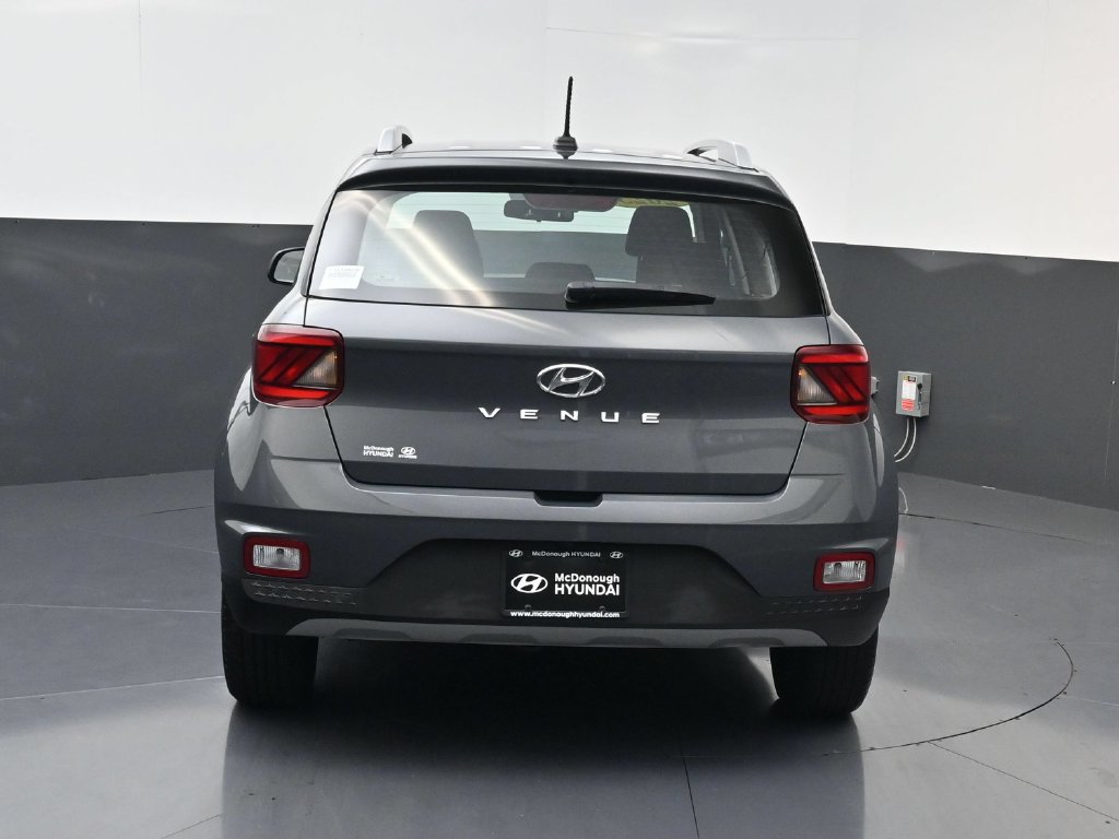 Used 2025 Hyundai Venue SEL FWD image 5