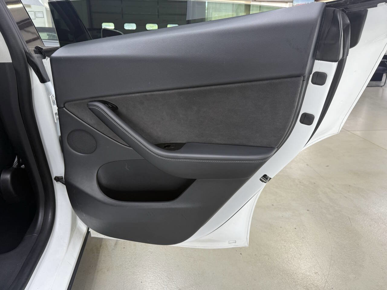 Used 2021 Tesla Model Y Long Range image 14