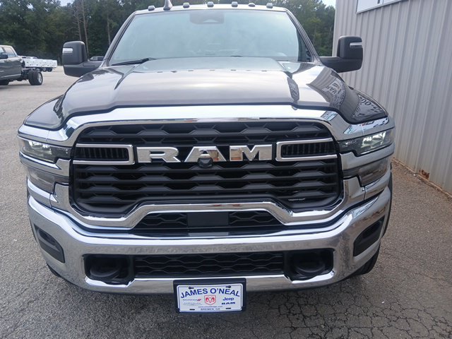 New 2027 RAM 4500 Tradesman w/ Chrome Appearance Group AWD/4WD image 9