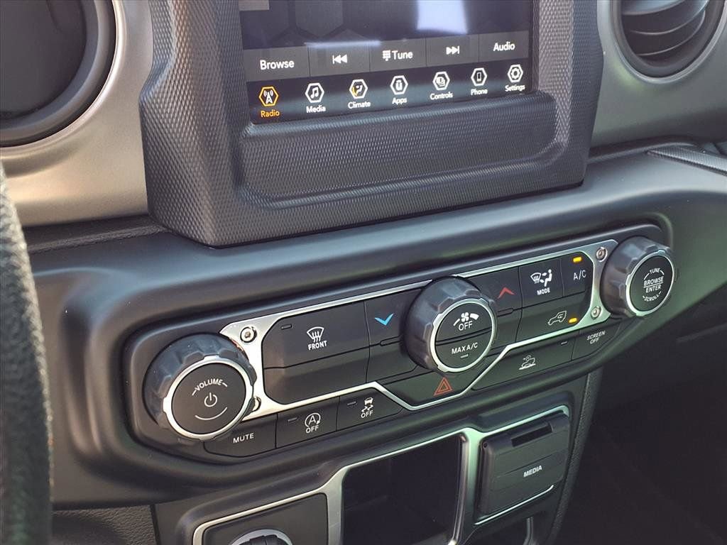 Used 2022 Jeep Wrangler Sport AWD/4WD image 5