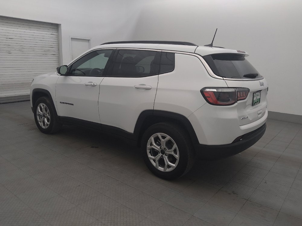 Used 2025 Jeep Compass Latitude AWD/4WD image 3