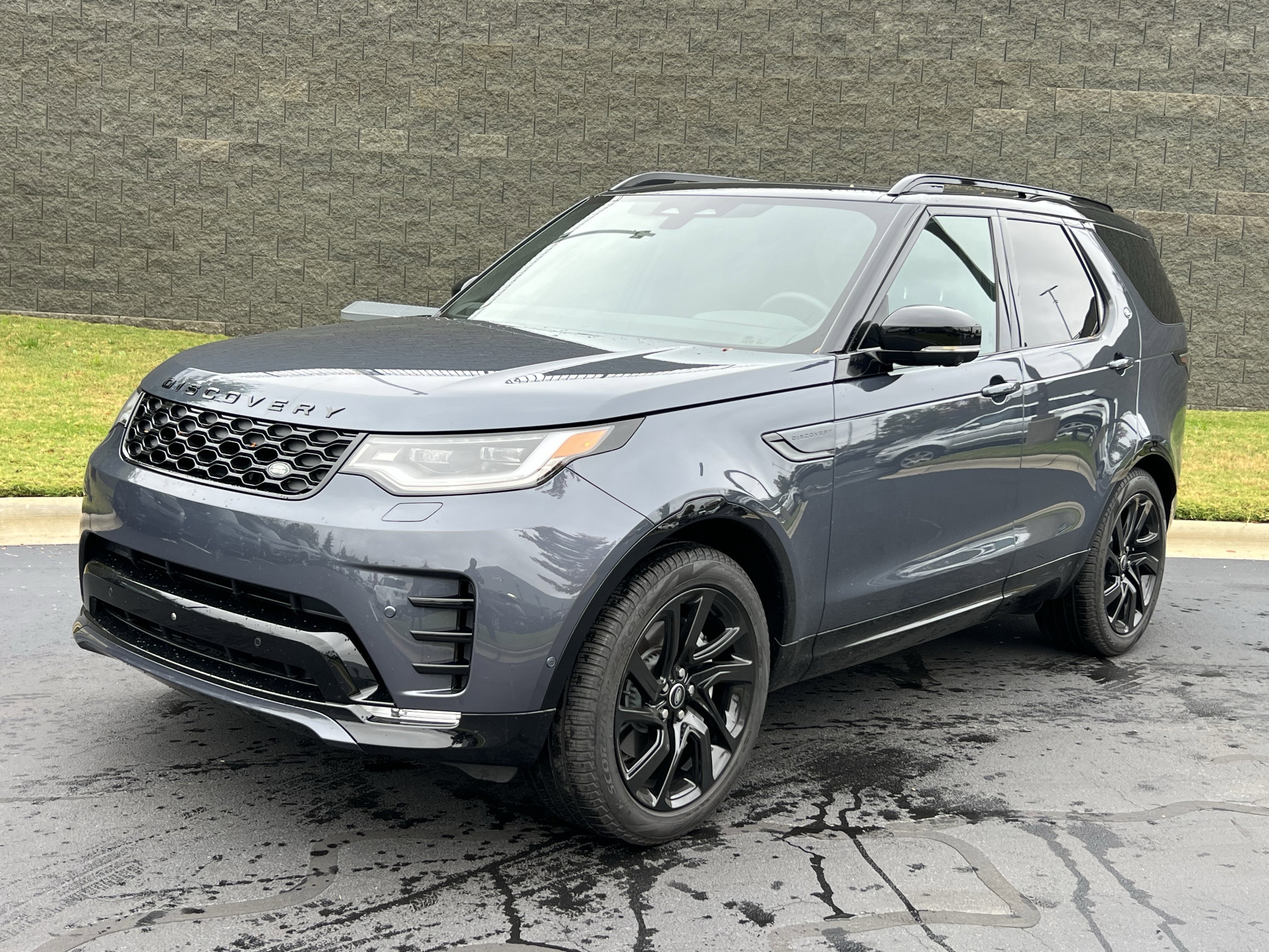 Used 2025 Land Rover Discovery Dynamic SE