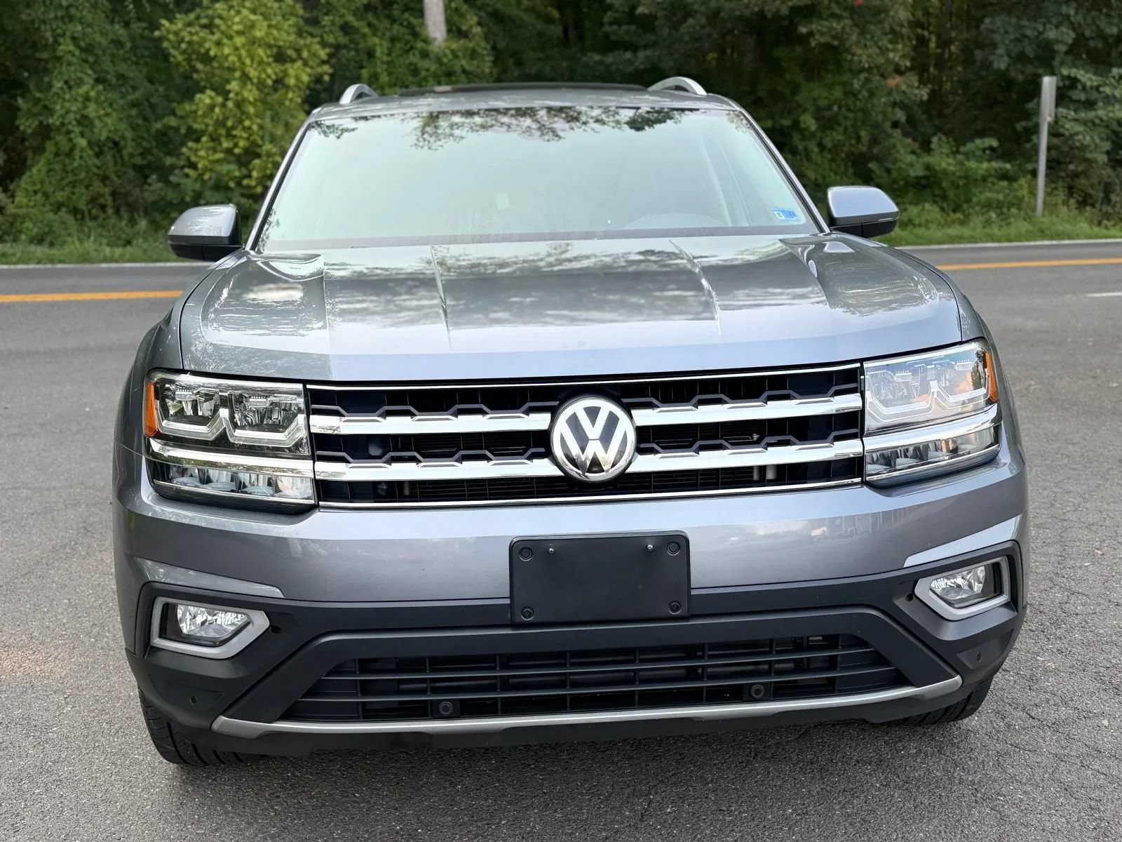 Used 2018 Volkswagen Atlas SEL FWD image 2