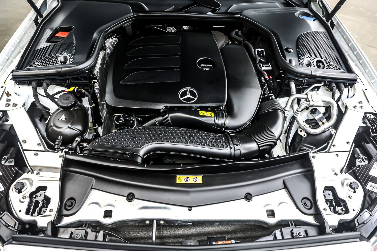 Used 2022 Mercedes-Benz E 350 4MATIC Sedan image 11