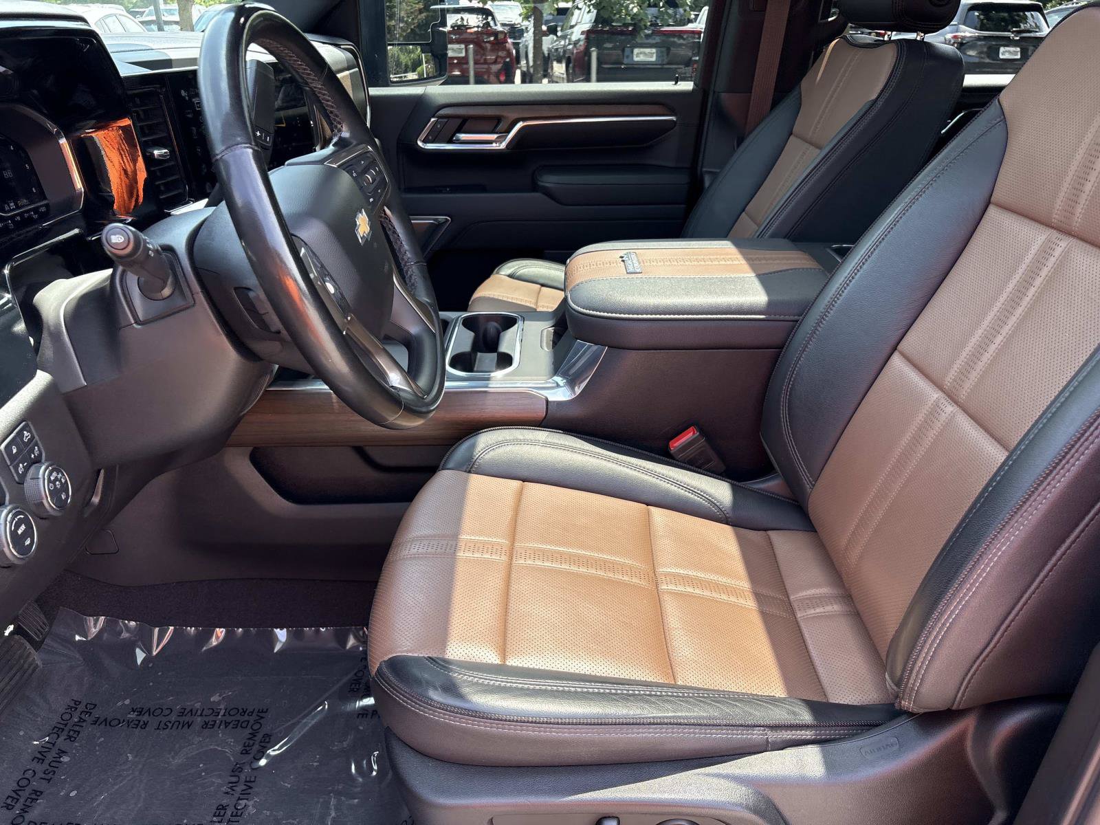 Used 2024 Chevrolet Silverado 2500 High Country w/ High Country Premium Package AWD/4WD image 16