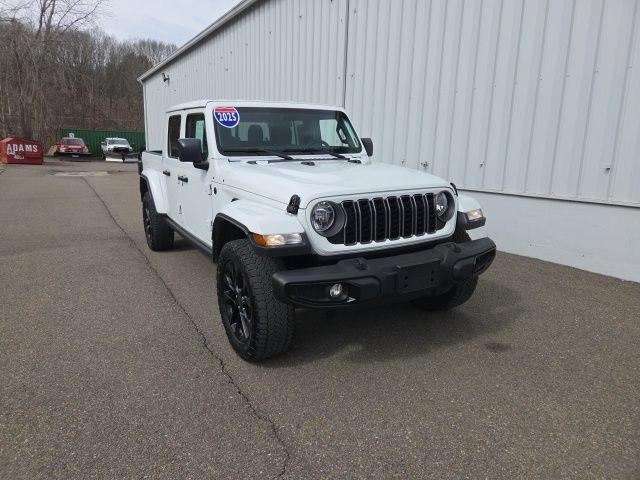 Used 2025 Jeep Gladiator Overland