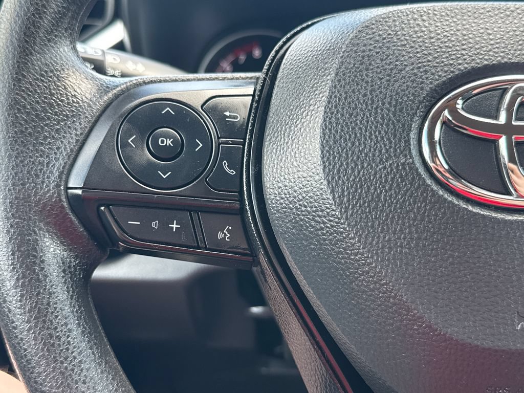 Used 2025 Toyota RAV4 XLE AWD/4WD image 19