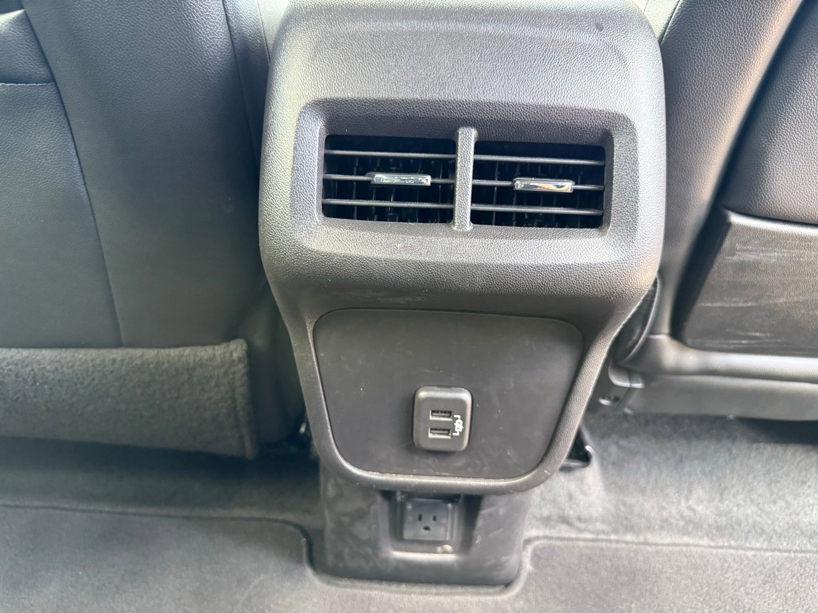 Used 2024 GMC Terrain SLT AWD/4WD image 36