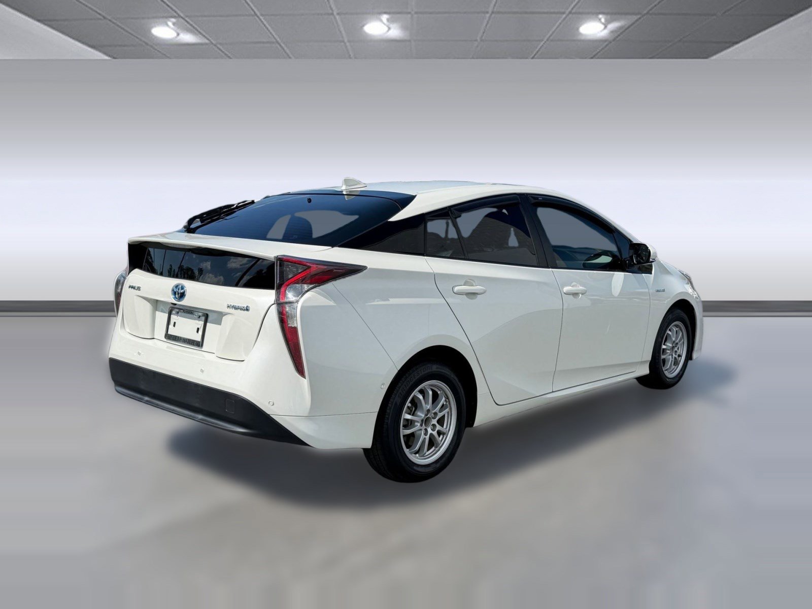 Used 2017 Toyota Prius Three image 9