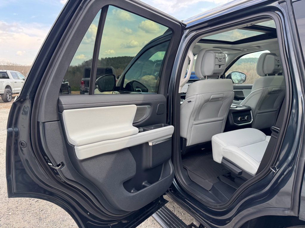 New 2026 Ford Expedition Platinum w/ Driver's Package AWD/4WD image 15