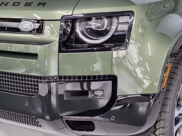 New 2026 Land Rover Defender 110 X-Dynamic SE image 12