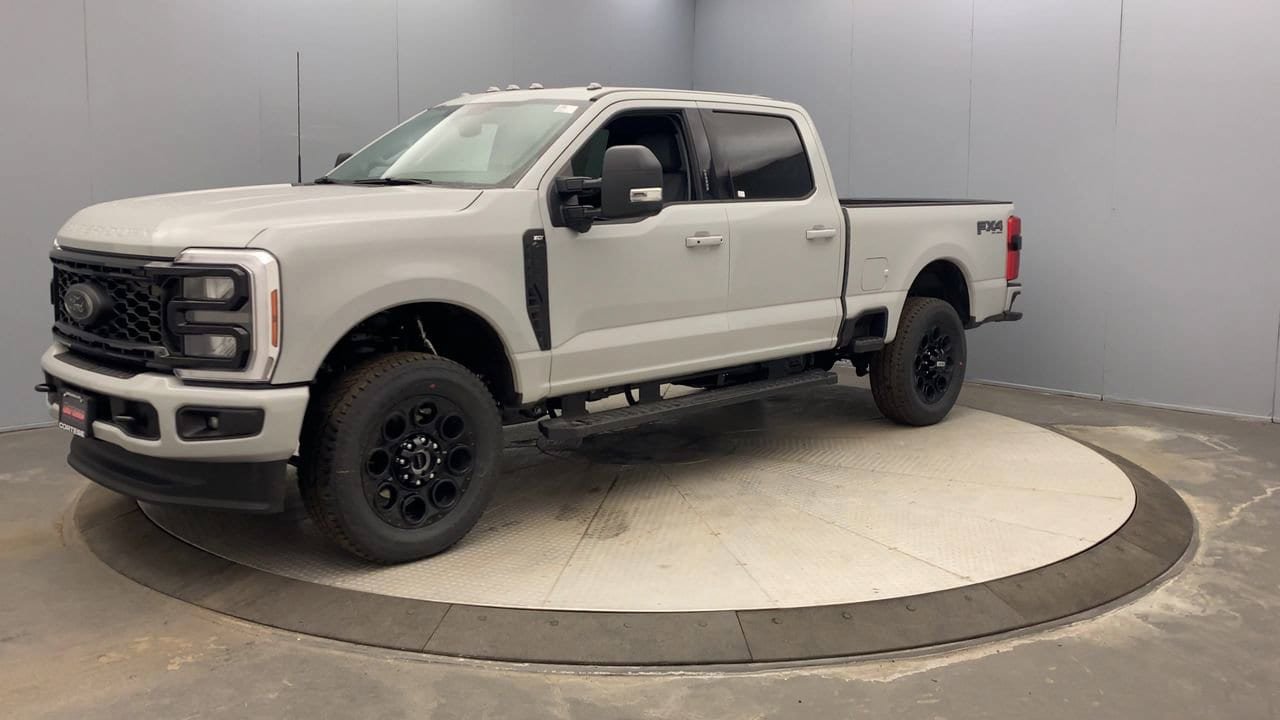 New 2026 Ford F350 XLT w/ XLT Premium Package AWD/4WD image 9