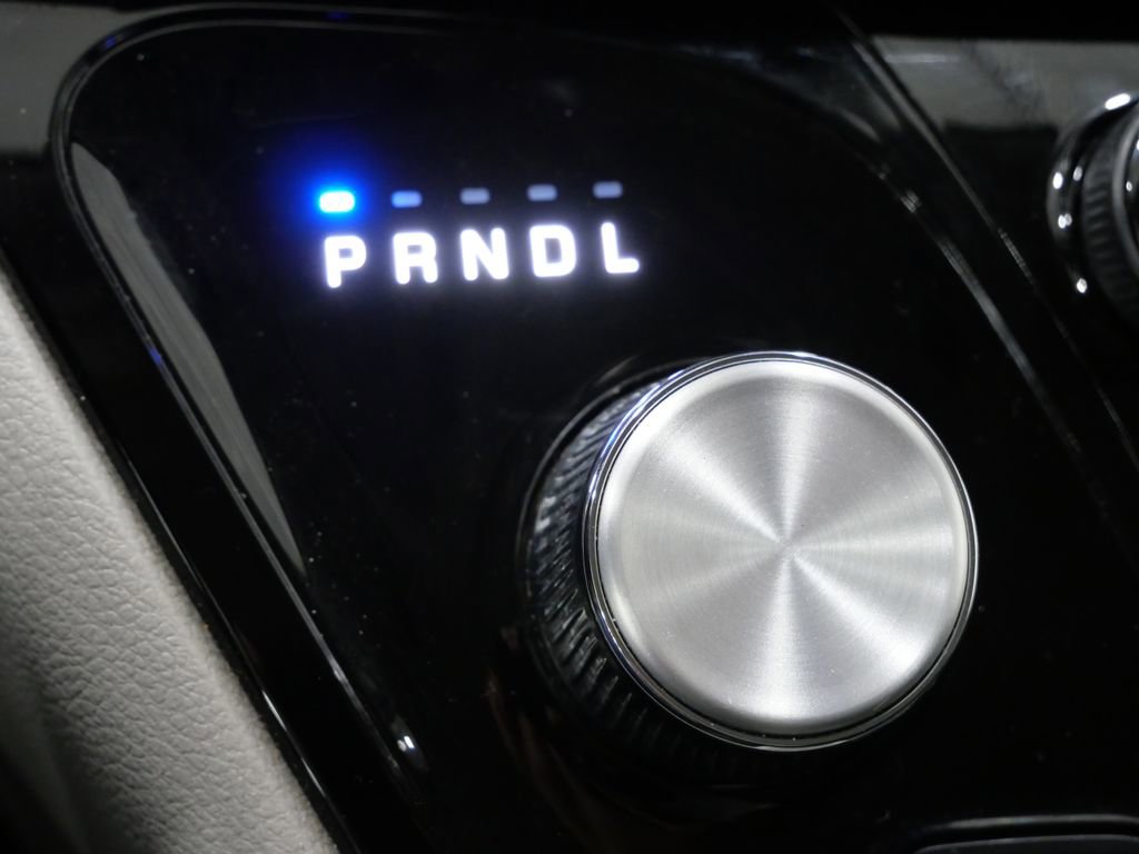 Used 2023 Chrysler Voyager LX image 22