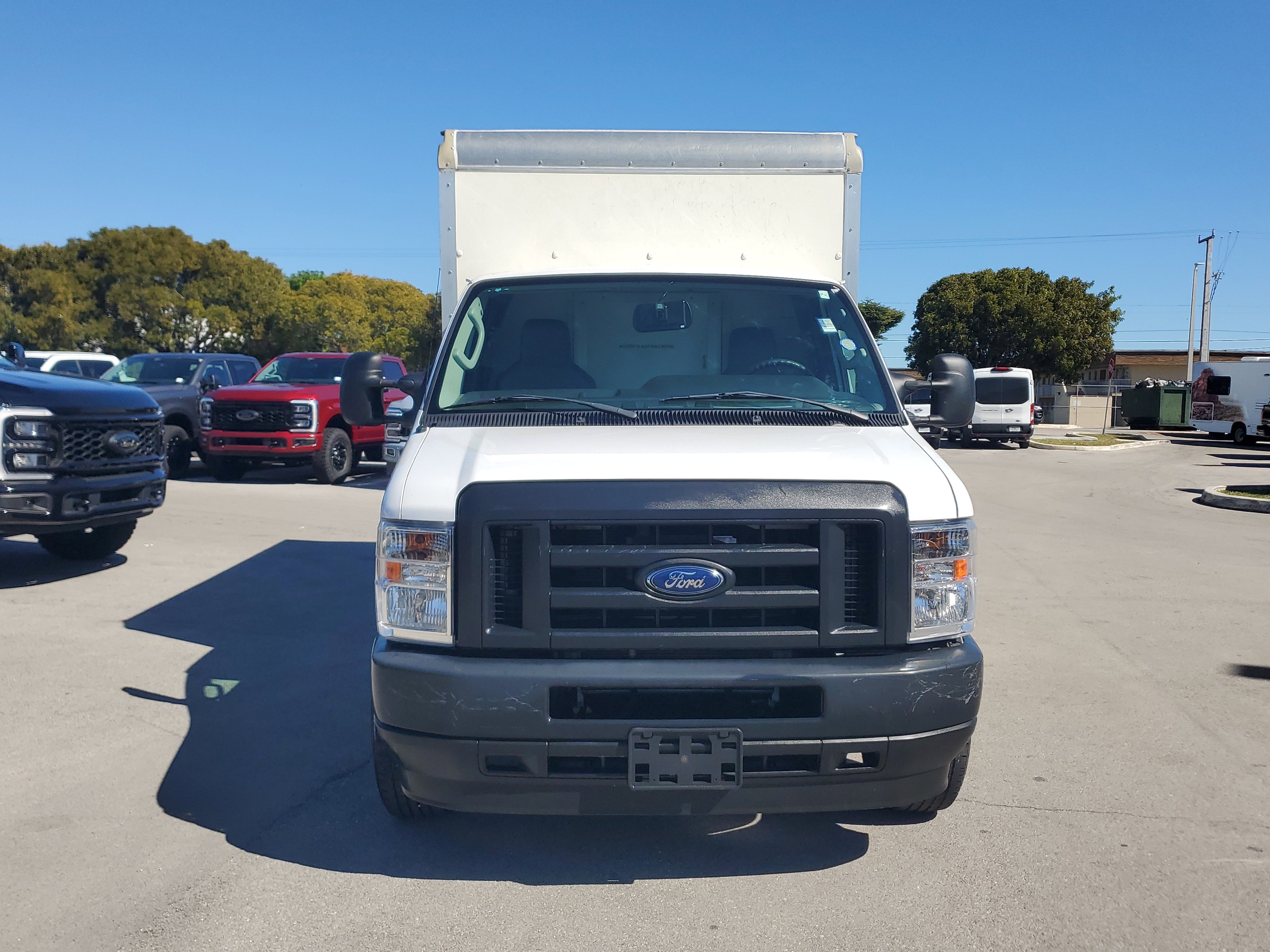 Used 2022 Ford E-350 and Econoline 350 Super Duty w/ Power Windows & Locks Group image 2