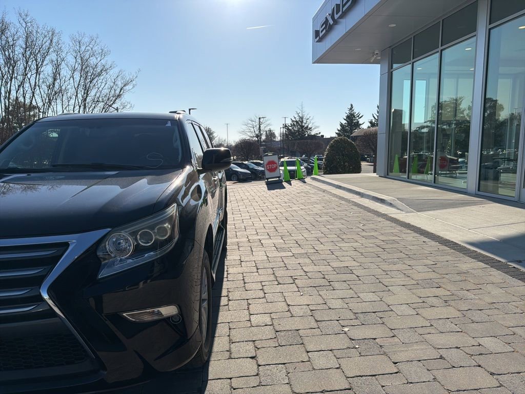 Used 2016 Lexus GX 460 w/ Premium Package image 34