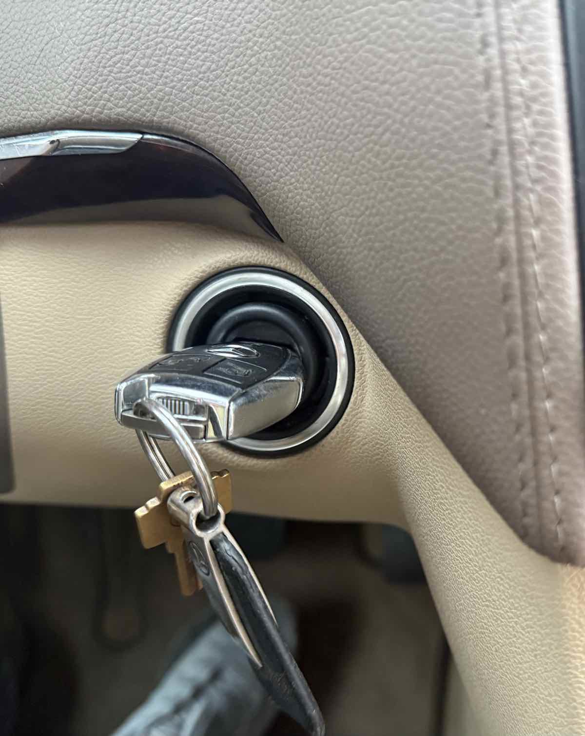 Used 2010 Mercedes-Benz GL 450 4MATIC image 32