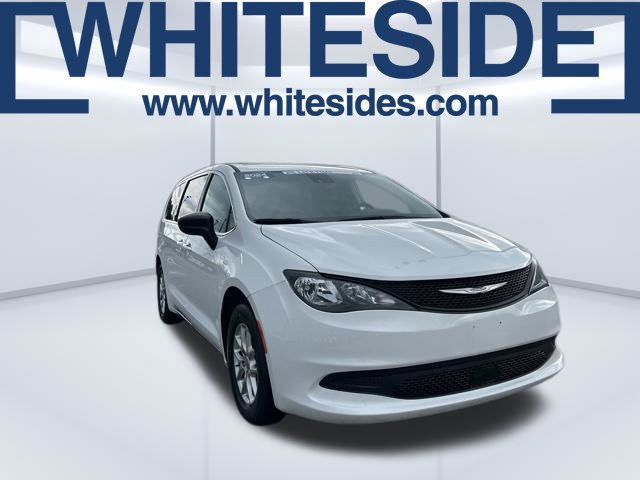 Used 2024 Chrysler Voyager LX FWD image 1