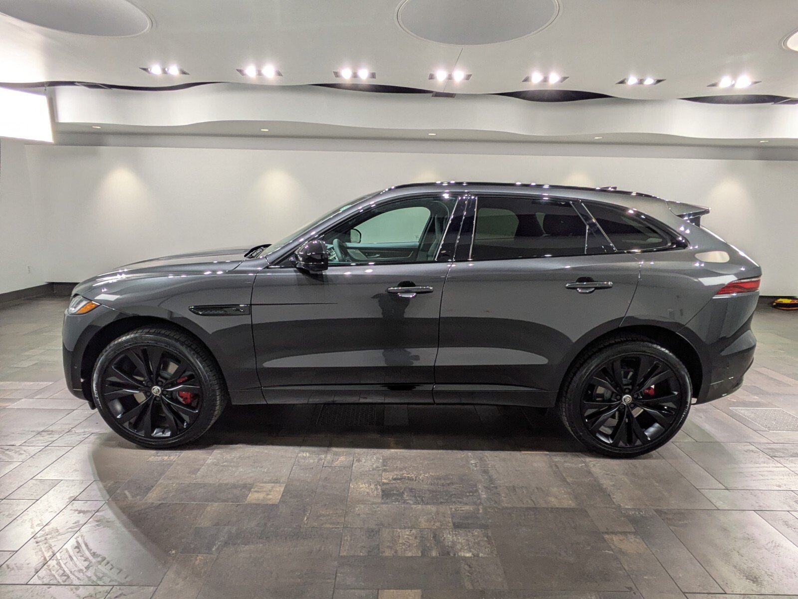 New 2026 Jaguar F-PACE R-Dynamic S AWD/4WD image 3