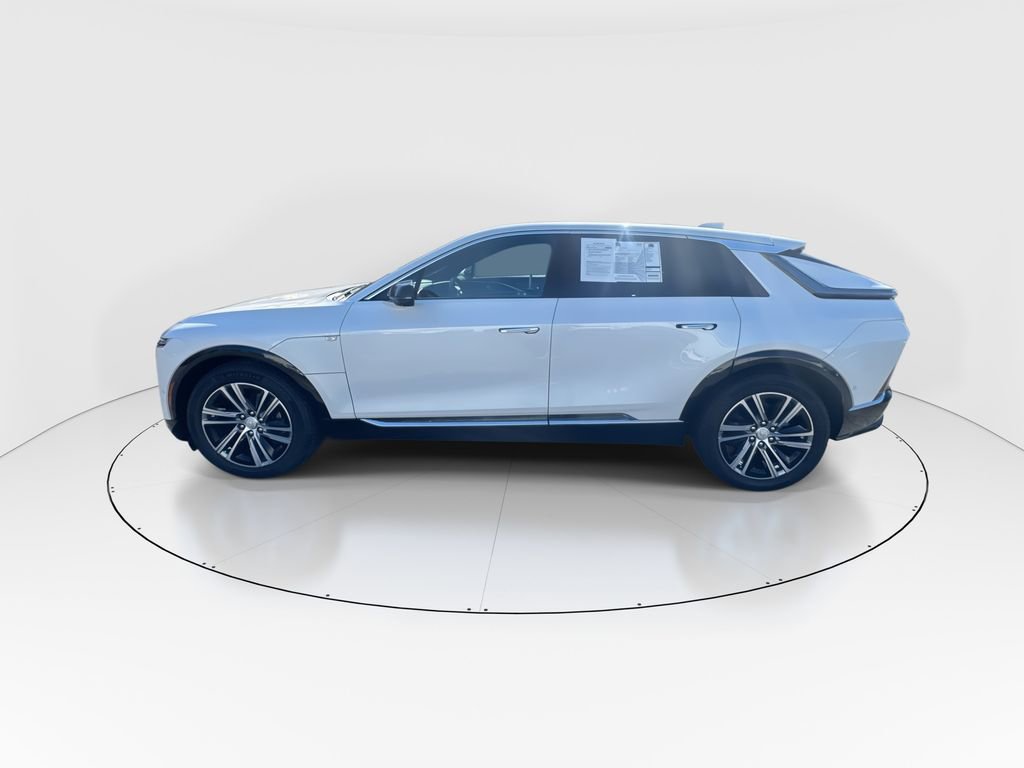 Used 2025 Cadillac Lyriq Luxury AWD/4WD image 5