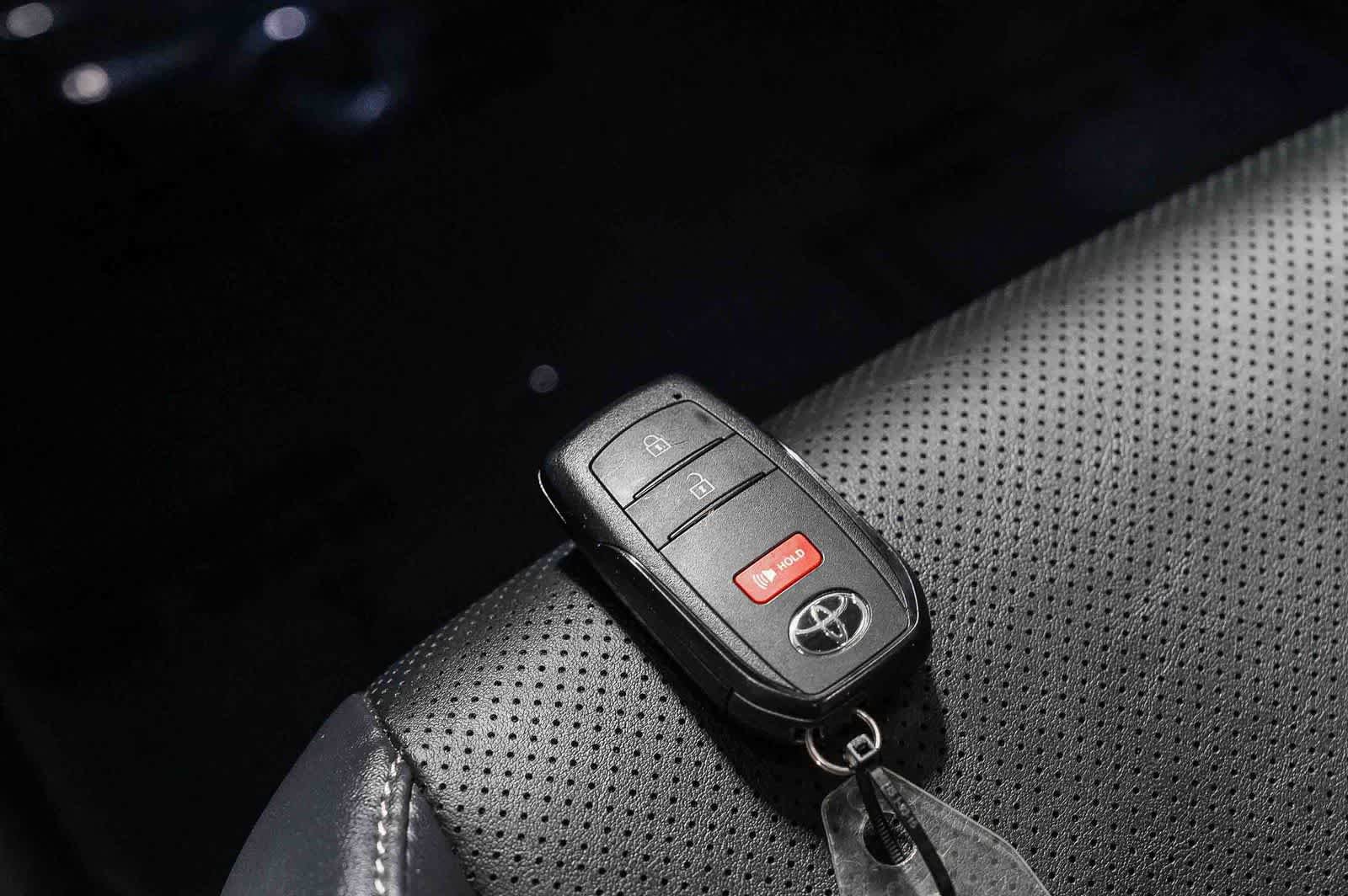 Certified 2026 Toyota Prius FWD image 29