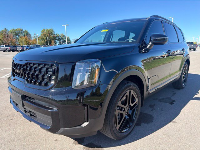Used 2025 Kia Telluride EX X-Line AWD/4WD image 2