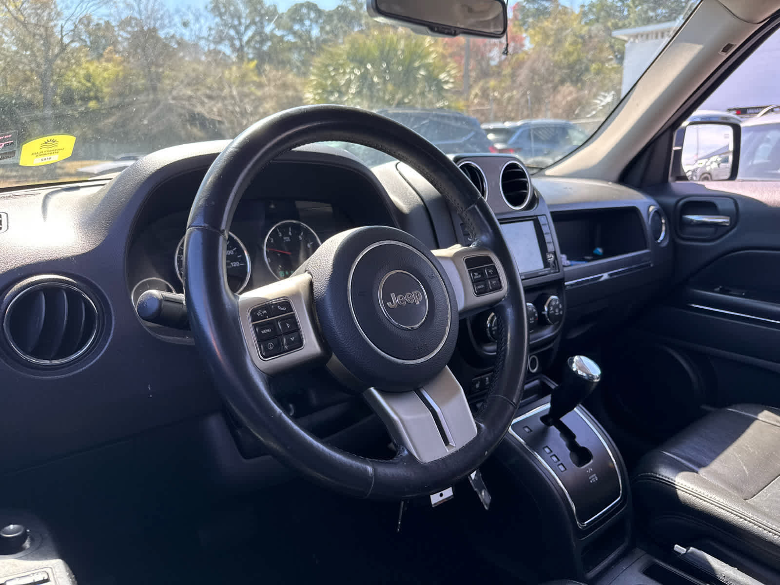 Used 2011 Jeep Patriot Latitude FWD image 21