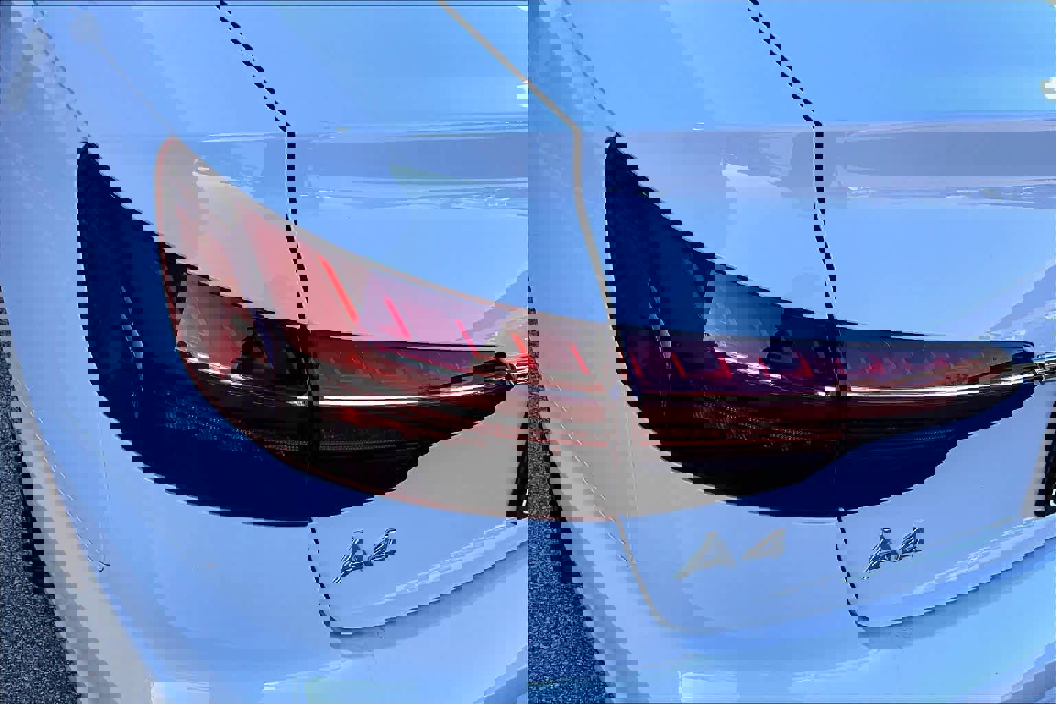 Used 2023 Audi A4 2.0T Premium w/ Convenience Package image 29