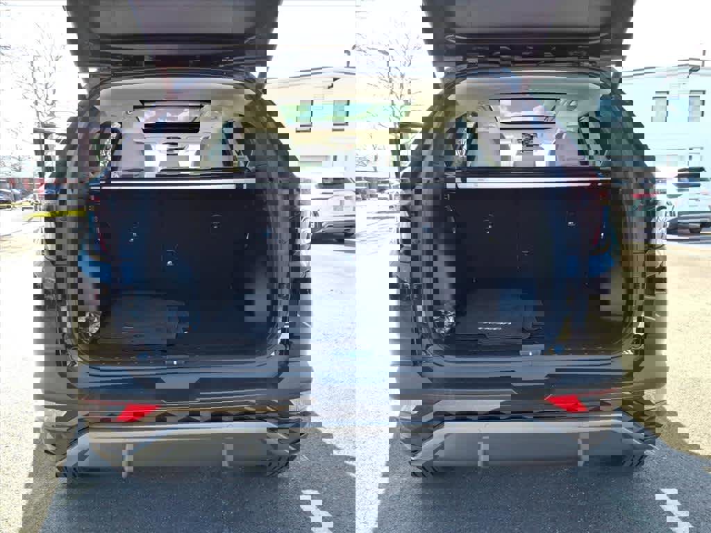 Used 2023 Hyundai Tucson Limited w/ Cargo Package image 16