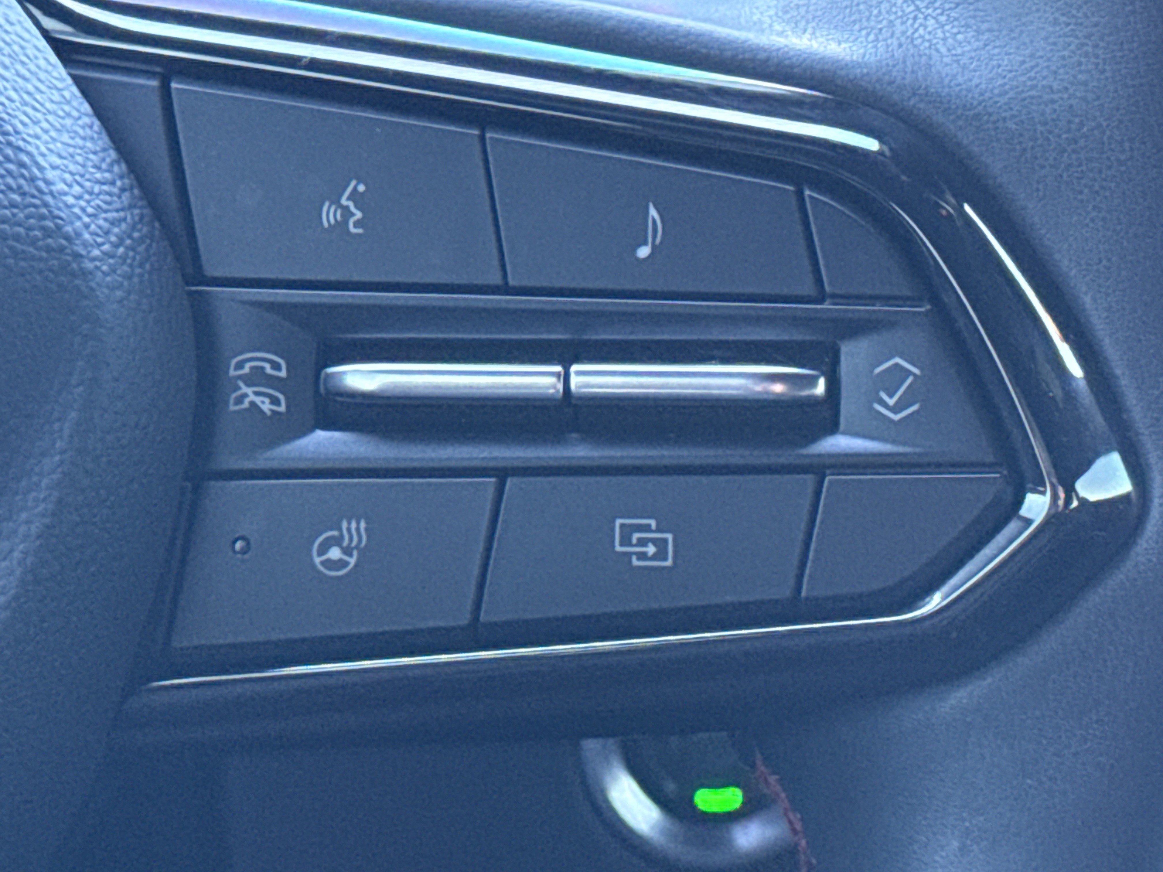 Certified 2024 Chevrolet Traverse RS image 31