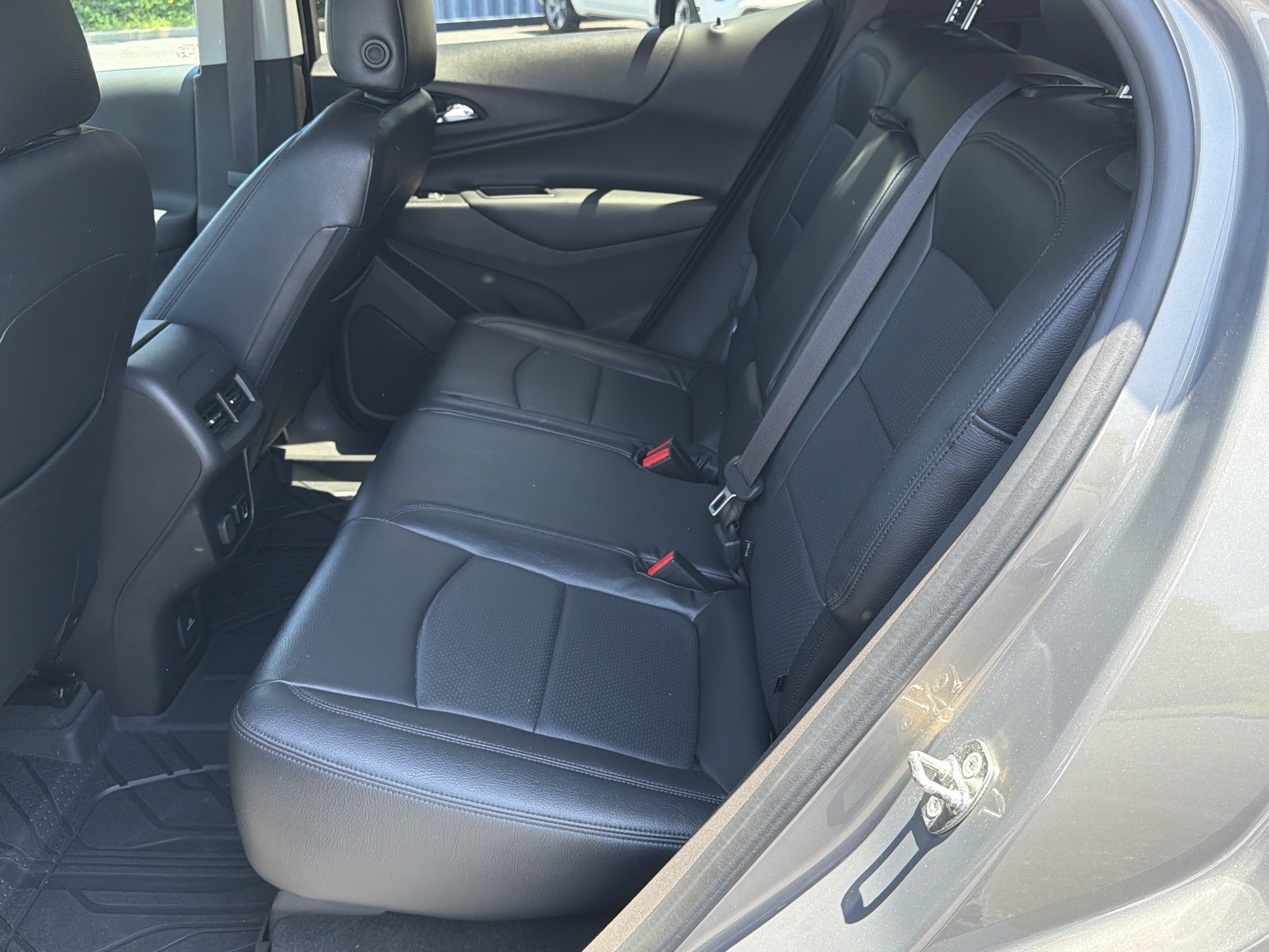 Used 2018 Chevrolet Equinox LT FWD image 21